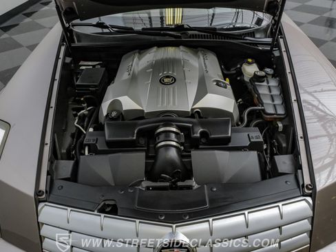 Used 2005 Cadillac XLR RWD image 38