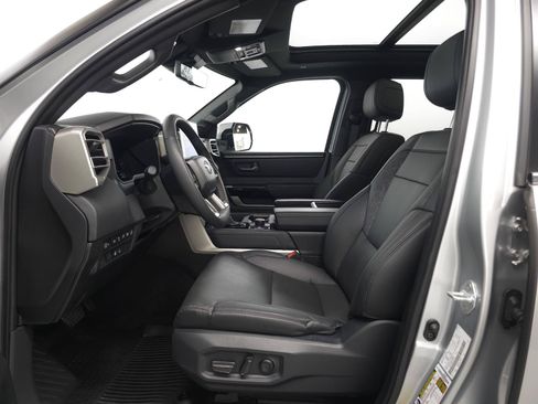 Certified 2025 Toyota Tundra Limited AWD/4WD image 4