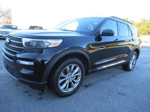 Used 2023 Ford Explorer XLT w/ Equipment Group 202A image 1