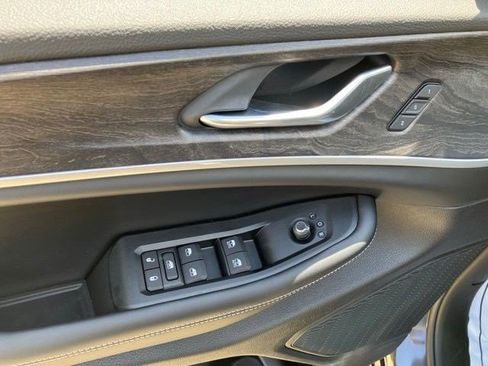New 2026 Jeep Grand Cherokee Limited AWD/4WD image 10