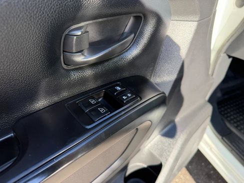 Used 2019 Nissan Titan S image 21