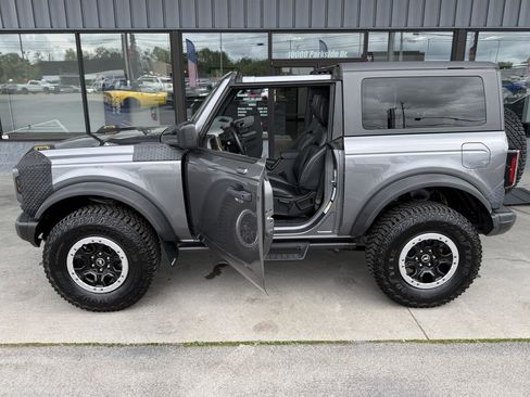 Used 2023 Ford Bronco Badlands w/ Sasquatch Package AWD/4WD image 12