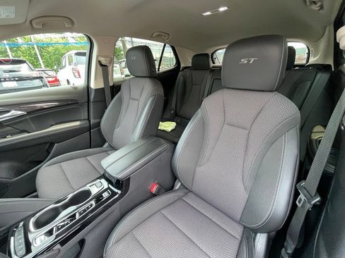 Used 2023 Buick Envision Preferred w/ Sport Touring Package AWD/4WD image 17