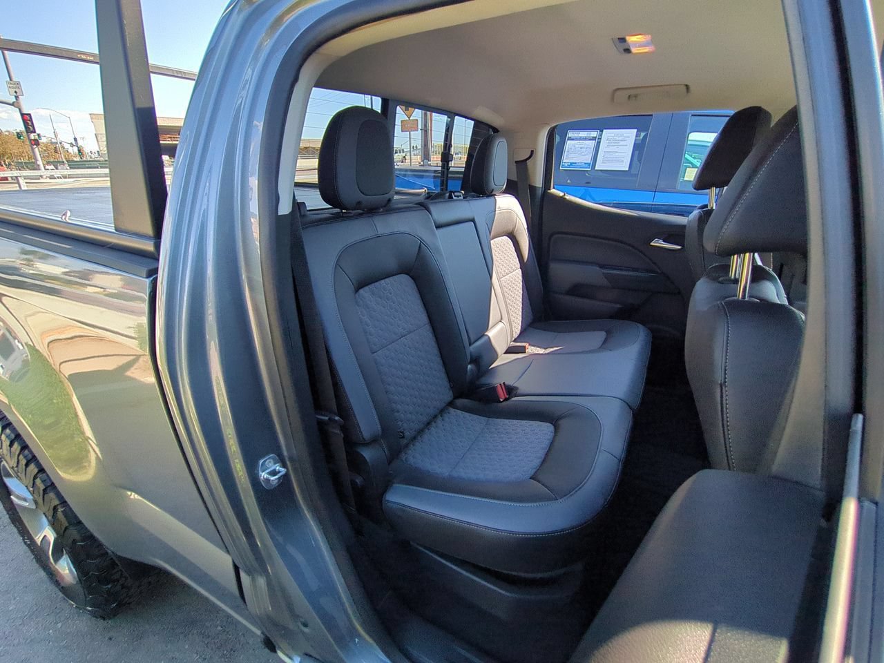 Used 2018 Chevrolet Colorado Z71 AWD/4WD image 25