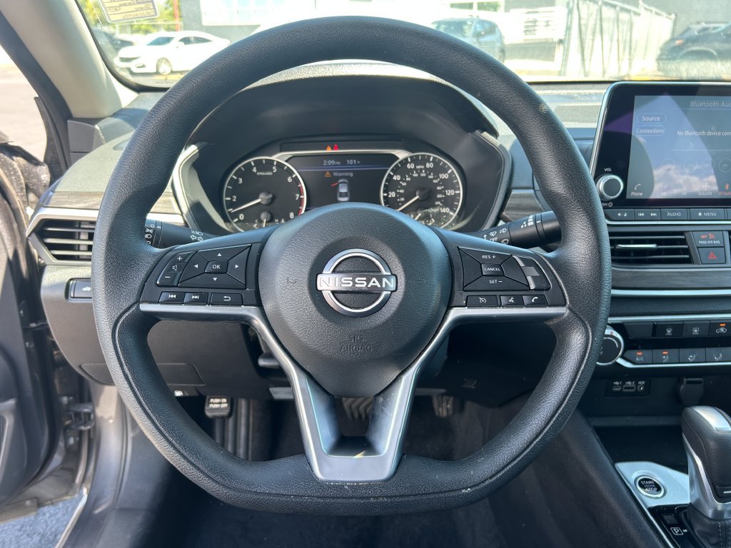 Used 2025 Nissan Altima 2.5 SV FWD image 19