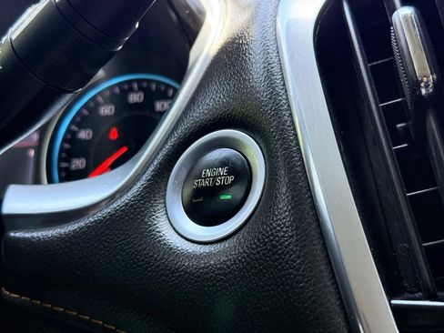 Used 2020 Chevrolet Traverse LT FWD image 44