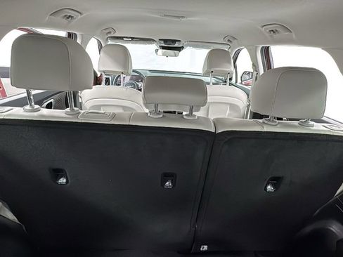 Used 2025 Kia Sorento S image 18