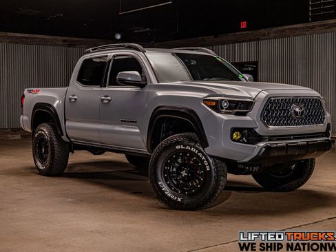 Used 2019 Toyota Tacoma TRD Off-Road AWD/4WD image 1