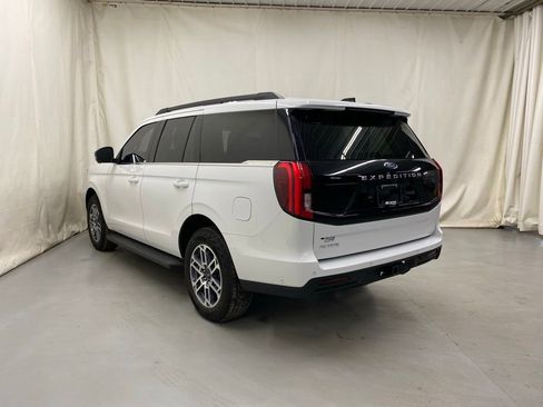 Used 2025 Ford Expedition Active AWD/4WD image 5