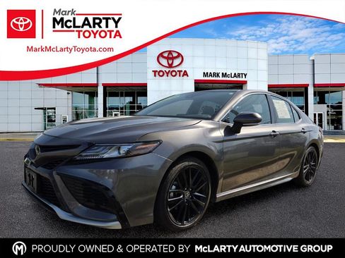 Used 2023 Toyota Camry XSE FWD image 1
