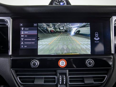 Used 2023 Porsche Macan AWD/4WD image 27