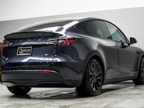Used 2024 Tesla Model Y Performance image 13