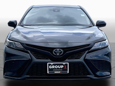 Used 2021 Toyota Camry SE FWD image 4