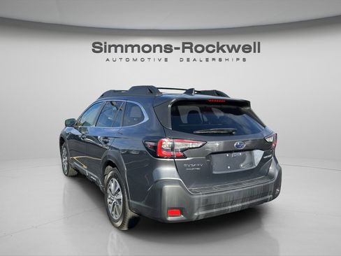 Used 2023 Subaru Outback Premium image 6