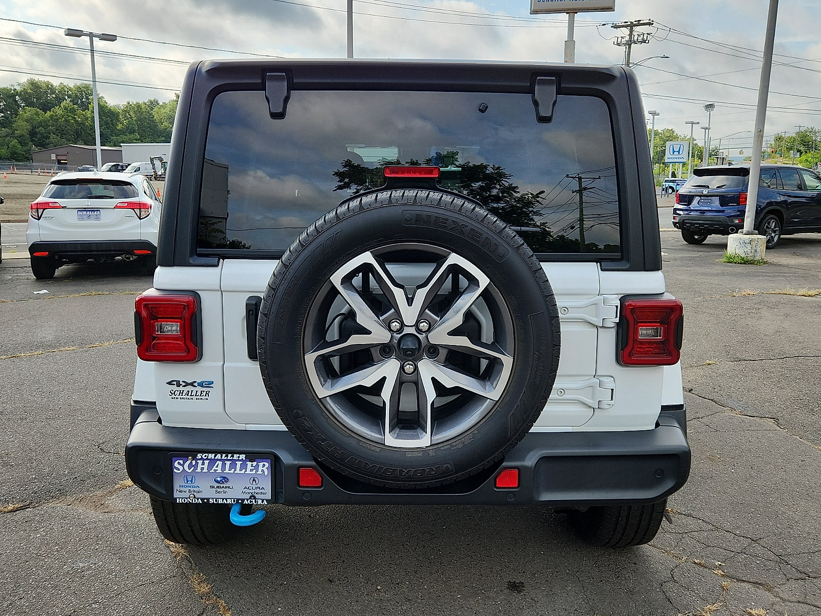 Used 2024 Jeep Wrangler Unlimited w/ Convenience Group AWD/4WD image 5