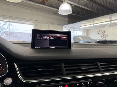 Used 2017 Audi Q7 3.0T Premium Plus w/ Premium Plus Package image 25