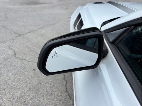 Used 2016 Ford Mustang GT Premium w/ Equipment Group 401A RWD image 18