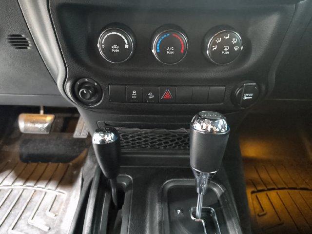 Used 2017 Jeep Wrangler Unlimited Sport w/ Quick Order Package 24S AWD/4WD image 27