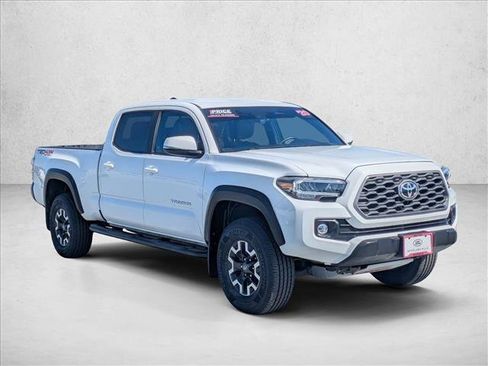 Used 2020 Toyota Tacoma TRD Off-Road w/ Technology Package AWD/4WD image 3
