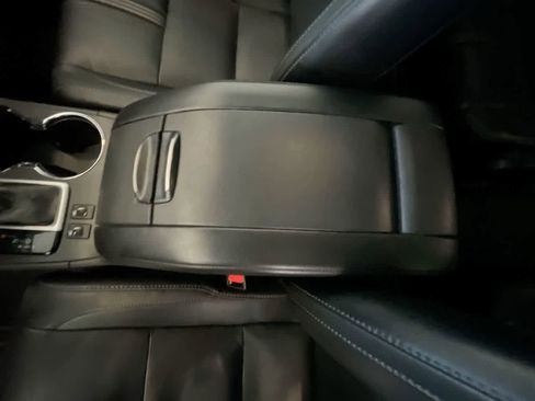 Used 2018 Toyota Highlander SE image 21