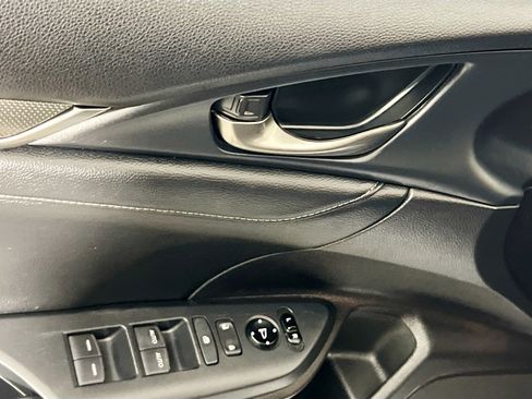 Used 2018 Honda Civic EX-L image 16