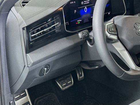 Used 2025 Volkswagen Jetta Sport image 17