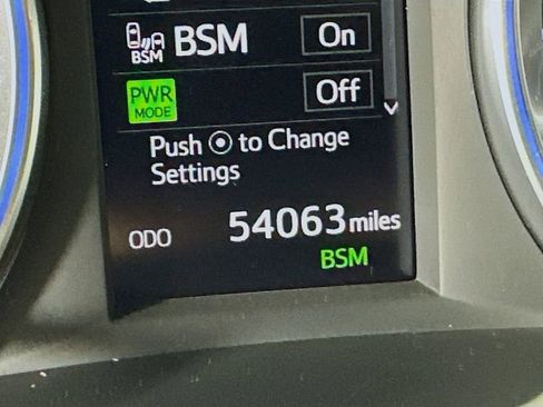 Used 2019 Toyota Highlander XLE image 12