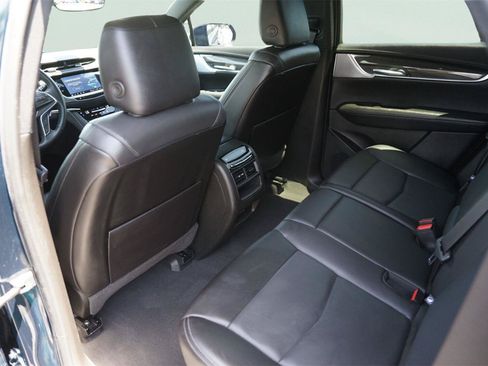 Used 2025 Cadillac XT5 Sportv w/ Technology Package AWD/4WD image 12