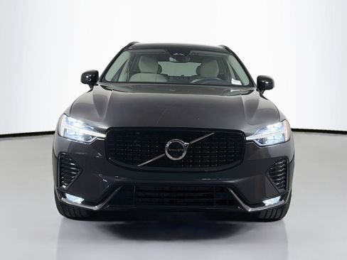 Certified 2023 Volvo XC60 B5 Plus w/ Protection Package Premier AWD/4WD image 2