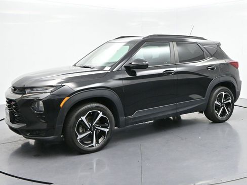 Used 2022 Chevrolet TrailBlazer RS w/ Sun and Liftgate Package AWD/4WD image 3
