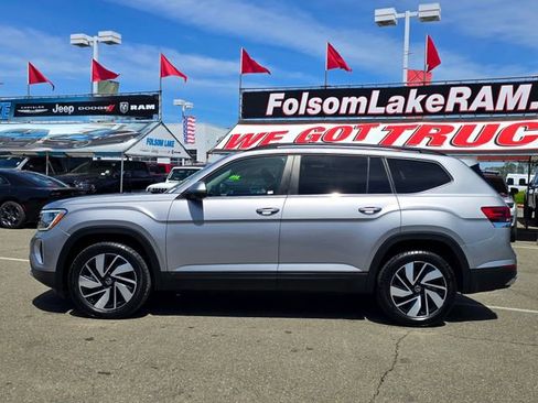 Used 2024 Volkswagen Atlas SE AWD/4WD image 8
