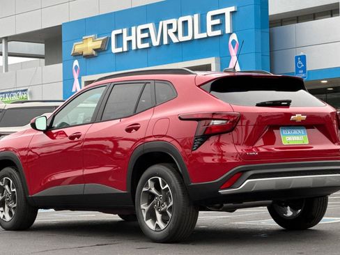 New 2026 Chevrolet Trax LT w/ Driver Confidence Package image 5