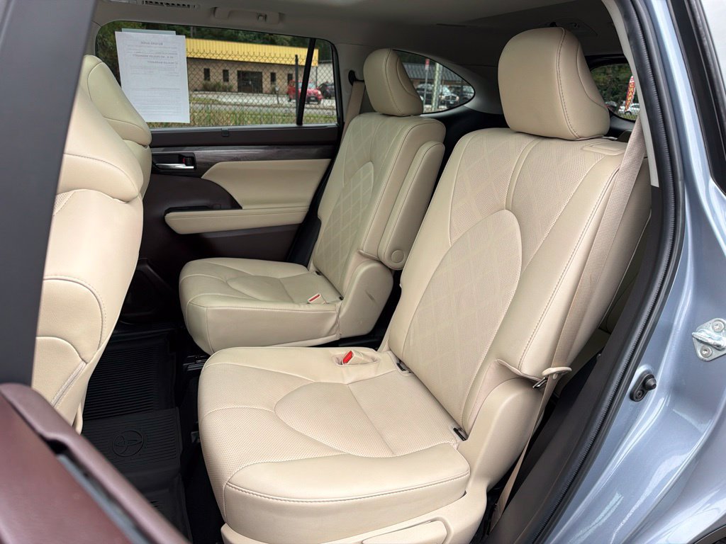 Used 2022 Toyota Highlander Platinum AWD/4WD image 22