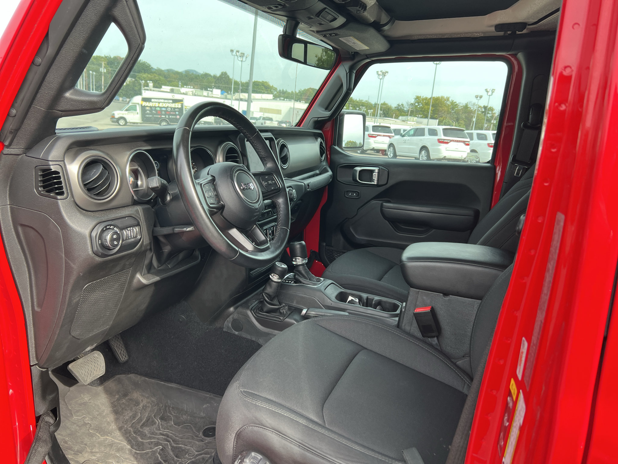 Used 2022 Jeep Gladiator Sport AWD/4WD image 12
