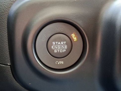 Used 2023 Jeep Gladiator Rubicon w/ Cold Weather Group AWD/4WD image 25