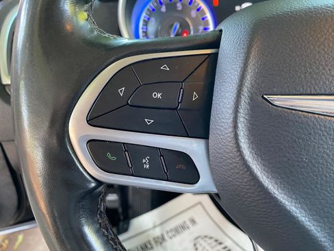 Used 2019 Chrysler 300 Limited AWD/4WD image 64
