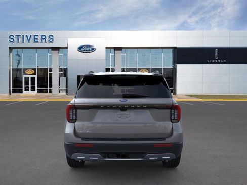 New 2026 Ford Explorer Active w/ Active Comfort Package image 5