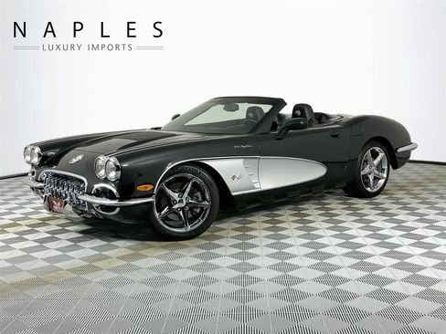 Used 2013 Chevrolet Corvette Convertible image 1