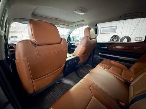 Used 2018 Toyota Tundra Platinum image 9