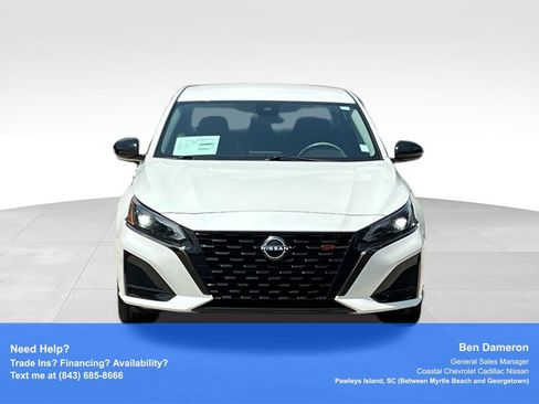 Used 2023 Nissan Altima 2.5 SR FWD image 2