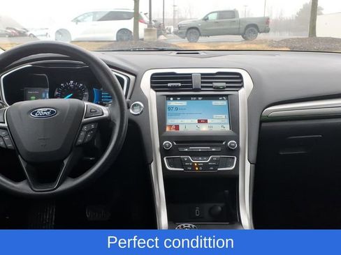 Used 2018 Ford Fusion SE image 11
