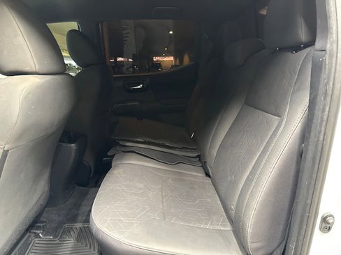 Used 2017 Toyota Tacoma TRD Off-Road w/ Tow Package (A/T) image 28