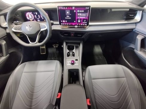 New 2026 Volkswagen Tiguan SE R-Line AWD/4WD image 40