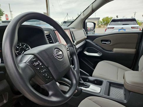 Used 2022 Nissan Frontier SV image 10