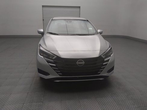 Used 2025 Nissan Versa SV image 14