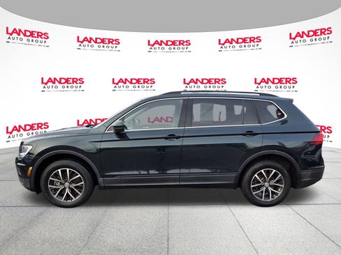 Used 2019 Volkswagen Tiguan SE w/ Panoramic Sunroof Package image 6