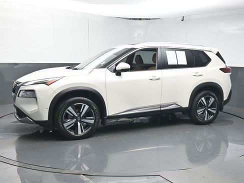 Used 2021 Nissan Rogue Platinum image 4