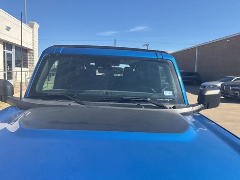 Used 2022 Ford Bronco Wildtrak image 5