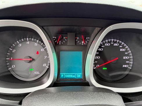 Used 2017 Chevrolet Equinox LT FWD image 21