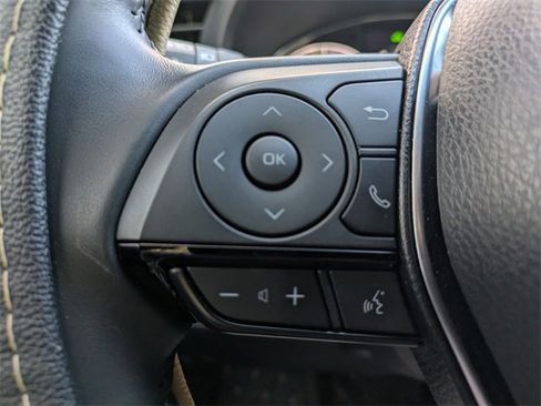 Used 2024 Toyota Venza XLE image 13